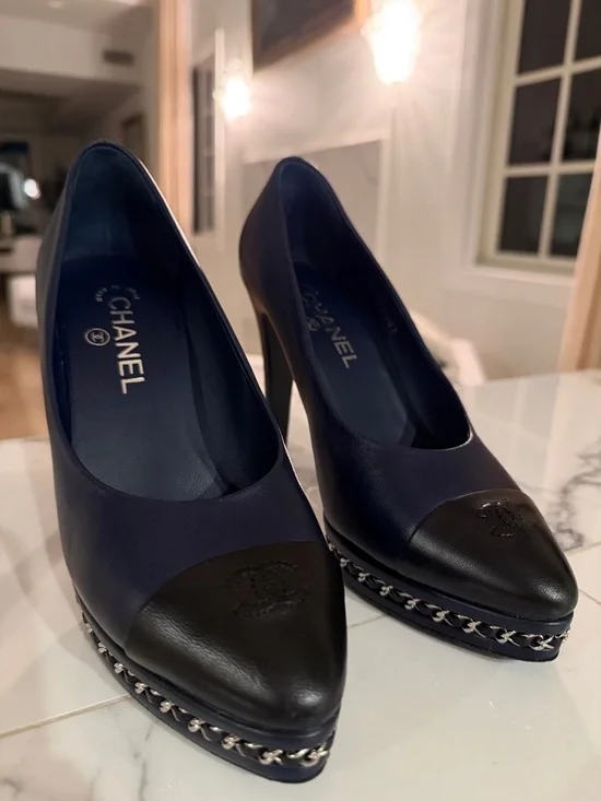 Chanel - Picture 2 of 4